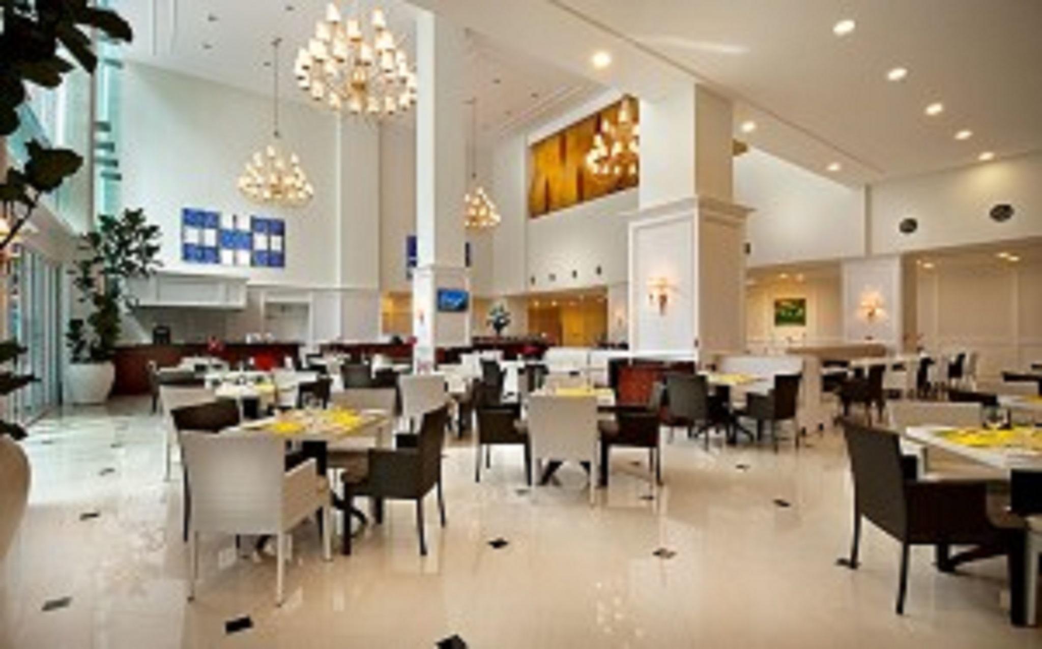Royale Chulan Damansara Hotel Petaling Jaya Exterior photo The restaurant