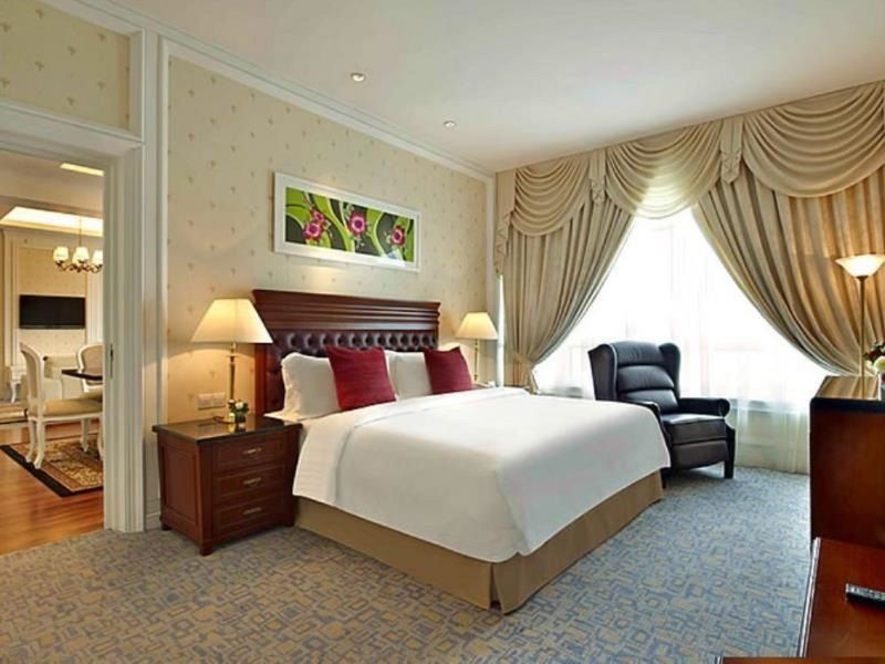 Royale Chulan Damansara Hotel Petaling Jaya Exterior photo A bedroom at the hotel