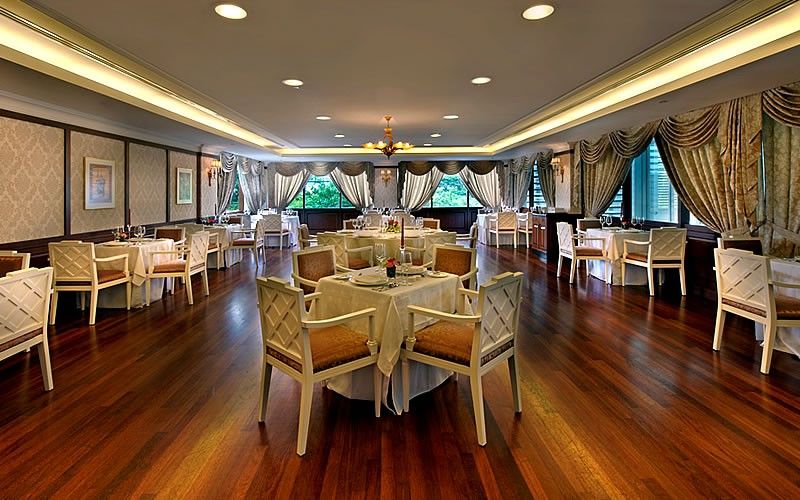 Royale Chulan Damansara Hotel Petaling Jaya Exterior photo The restaurant at the 10th floor
